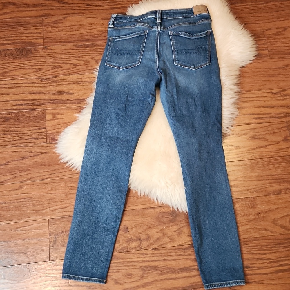 American Eagle Outfitters Disttessed Medium Wash Jeans - Picture 6 of 6